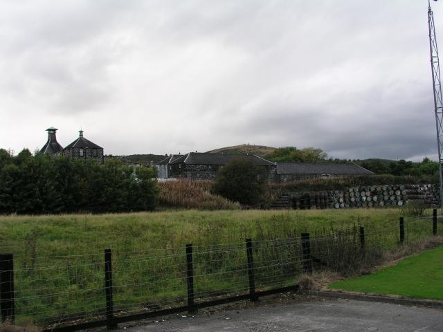 Gesamtansicht der ehemaligen Convalmore Distillery mit Gebäuden und Fasslagerbereich