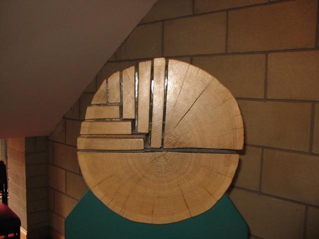Holzquerschnitt als Anschauungsstück in der Speyside Cooperage