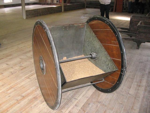 Transportkarre mit Gerste in der Balvenie Mälzerei