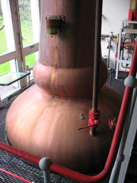 Brennblase der Tomintoul Distillery aus der Nähe